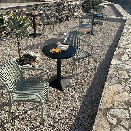 호스텔 On The Hill - By Filikuri