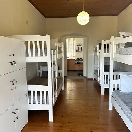 On The Hill - By Filikuri אכסניה *